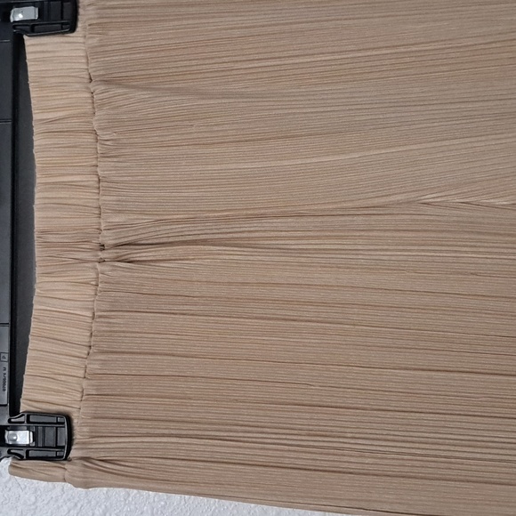 Gianni Bini Joni Plisse Elastic Waistband Coordinating Pants - Picture 10 of 14